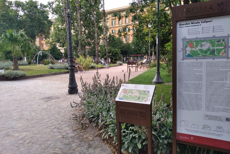must-see-hu-roma-camping-in-town---piazza-vittorio--porta-magica.jpg