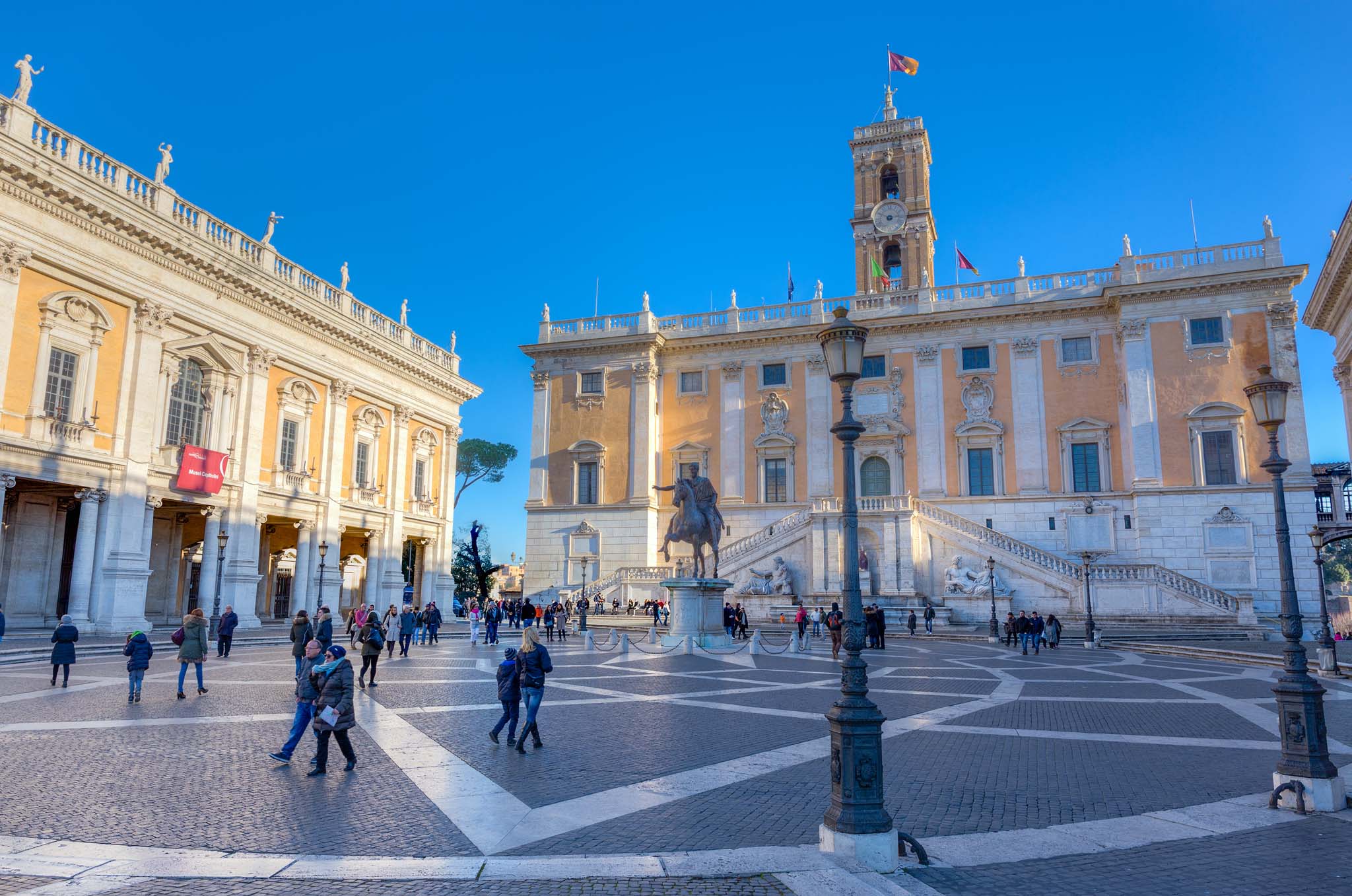 roma-camping-in-town_experience_7-hills_piazza-del-campidoglio.jpg