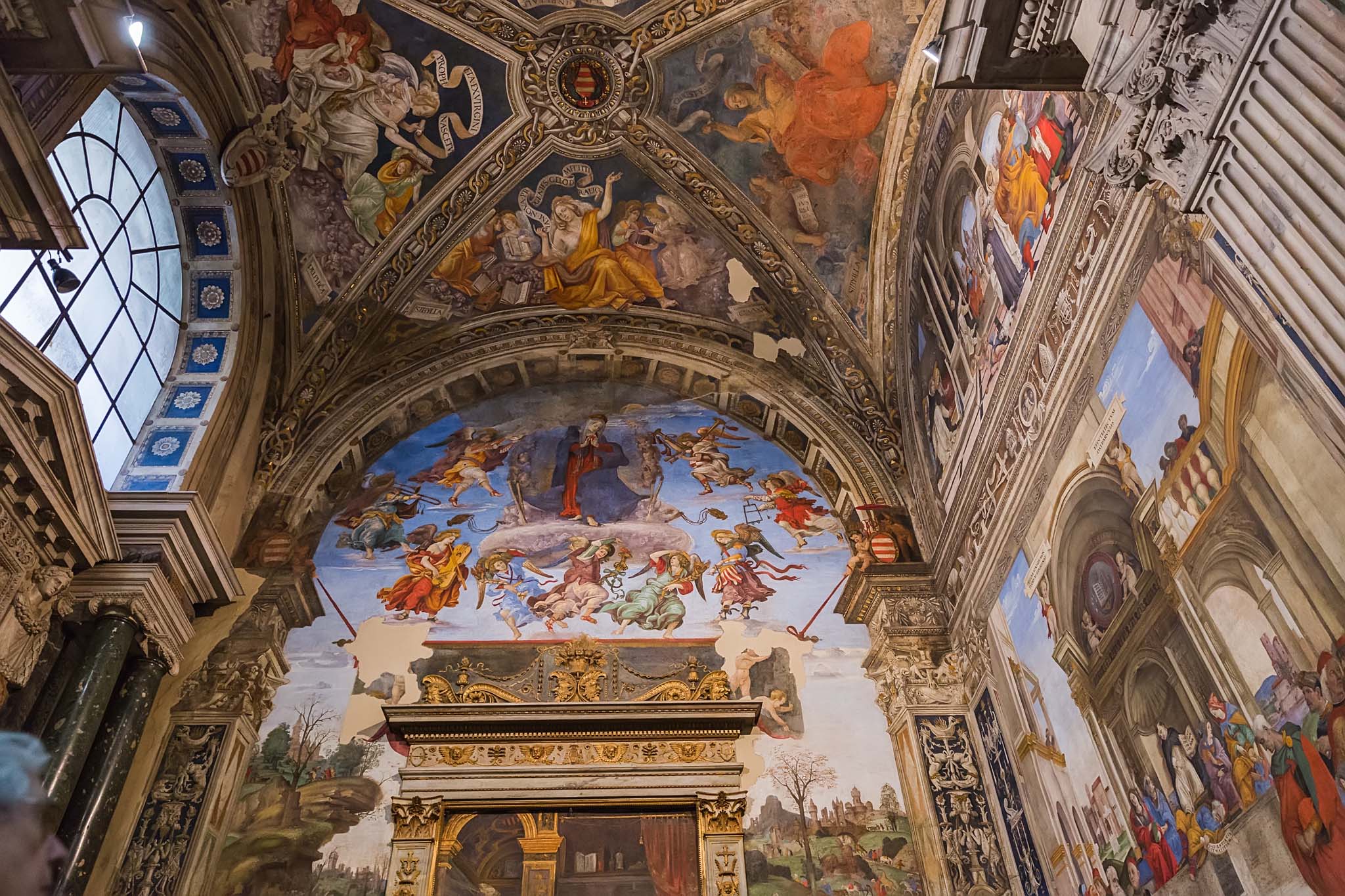 roma-camping-in-town_experience_churches-in-rome_basilica-di-santa-maria-sopra-minerva.jpg