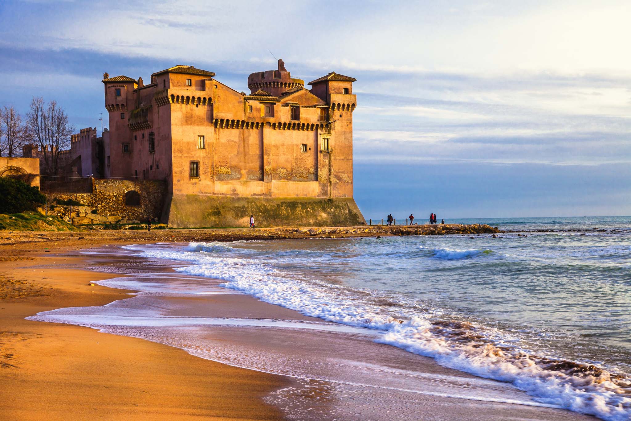 roma-camping-in-town_experience_lazio-coast_santa-severa.jpg